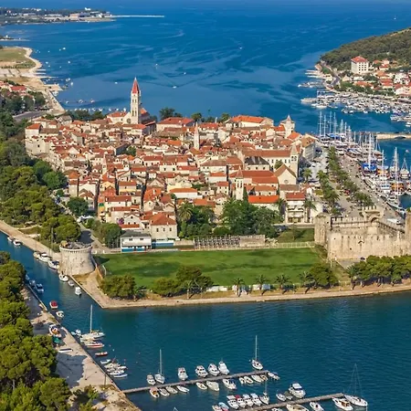 Apartment In Okrug Gornji With Sea View, Balcony, Air Conditioning, Wifi 5059-5 Trogir